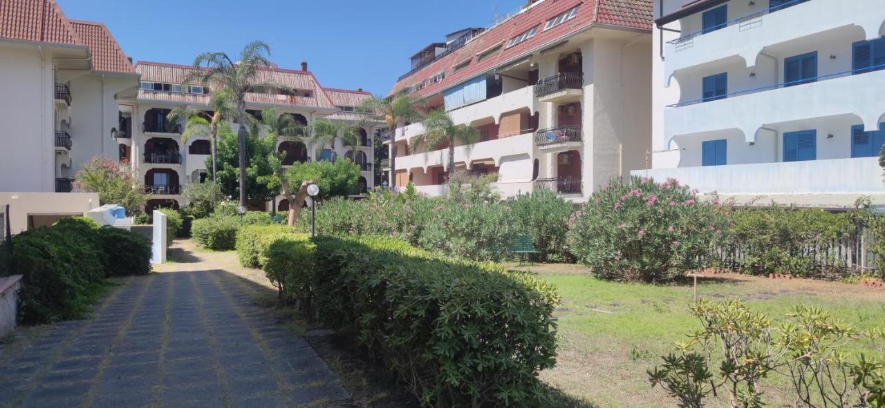 Pati'S House Apartment จีอาร์ดีนี นักซอส ภายนอก รูปภาพ